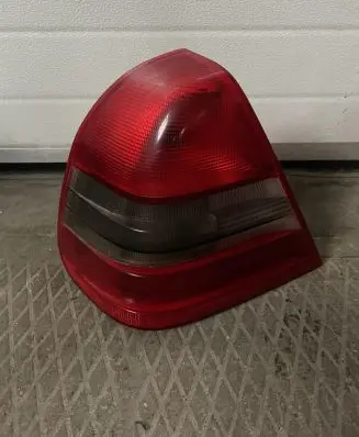 Mercedes-Benz C W202 Rear/tail lights ULO3310 3301