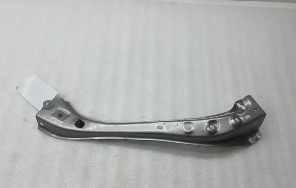 Top upper radiator support slam panel