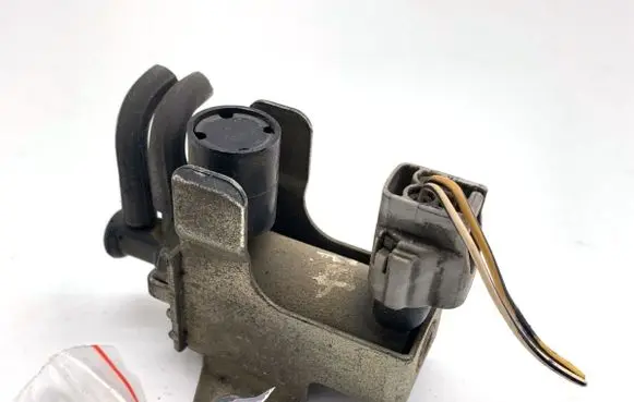 Honda Accord Fuel pressure regulator 1397000870