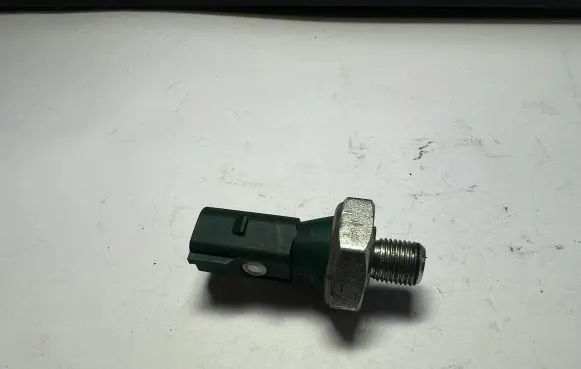 Volkswagen Golf Plus Oil pressure sensor 03C919081