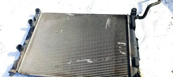 Renault Megane II Coolant radiator 8200117609