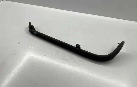 Mercedes-Benz W123 Rear/tail light trim molding