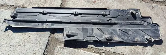 Mercedes-Benz C W204 Side bottom protection A2046808708 A2046807708 2046808708