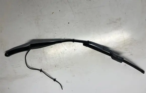 Tesla Model 3 Front wiper blade arm 3392126527