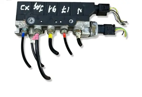 Jaguar XJ X350 Air suspension valve block 2W933B486AA