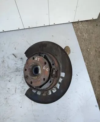 Audi Q7 4L Rear wheel hub 7L8505436