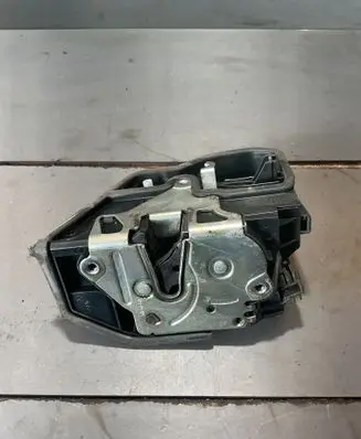 BMW 5 F10 F11 Front door lock 7229461 A053702