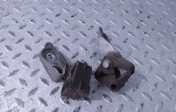 BMW XM Muffler mount bracket/holder 7616850 18307935435 18307935436