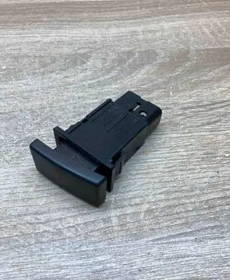 Toyota Avensis T250 Hazard light switch 157963