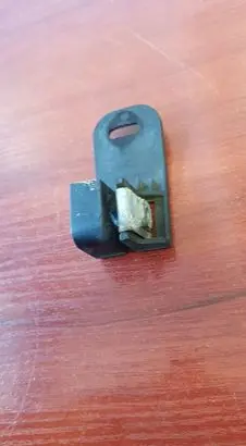 Headlight/headlamp mounting bracket