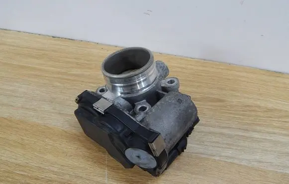 Opel Mokka Throttle valve 55570009DB