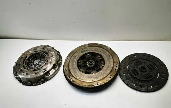 Nissan 370Z Clutch set kit 12310EY00A 081118020394
