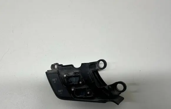 Ford Mustang VI Steering wheel buttons/switches FR3T9E740CCW FR3T9E740 17N0V03AR1