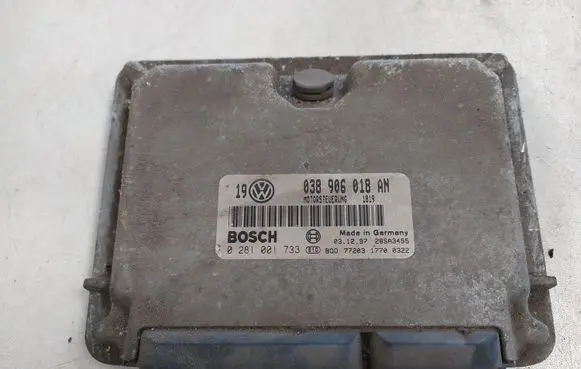 Volkswagen Golf IV Engine control unit/module 038906018AN 0281001733