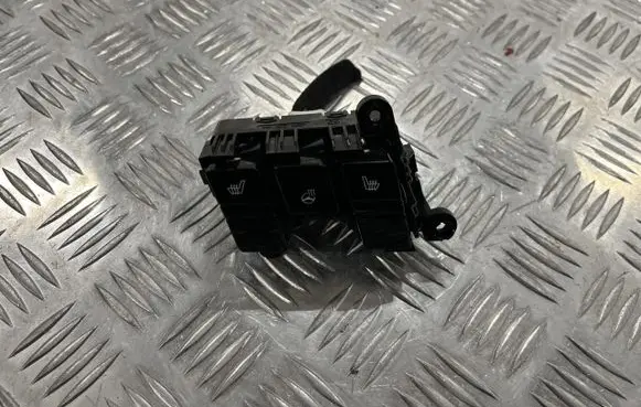 KIA Sportage Seat heating switch 93365P1600