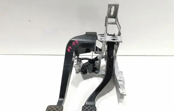 Audi A4 S4 B7 8E 8H Pedal assembly 8E1721316 8E1721117D