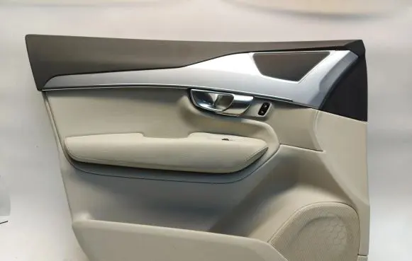 Volvo XC90 Front door card panel trim