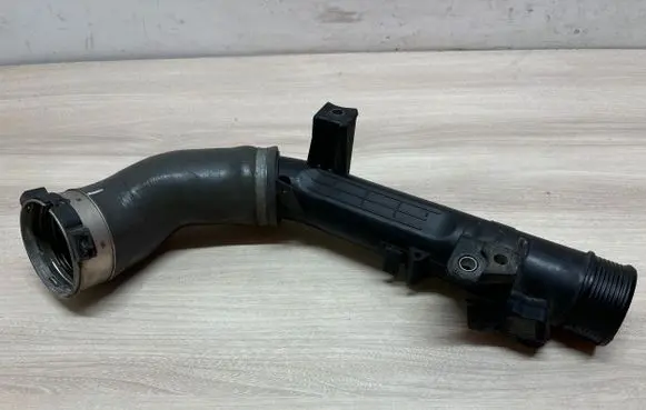 Volvo S90, V90 Intercooler hose/pipe 31686412