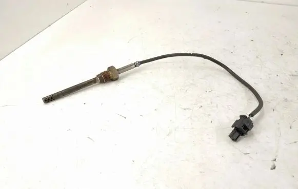 Mercedes-Benz C W204 Lambda probe sensor 0051534028 0071534828
