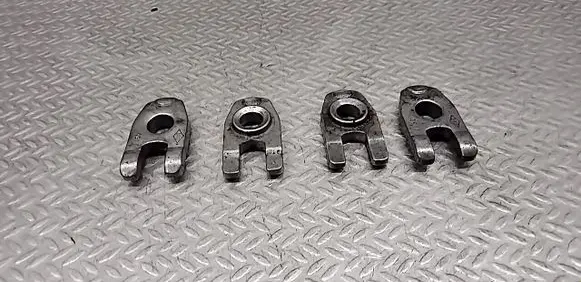 Renault Megane III Fuel Injector clamp holder 