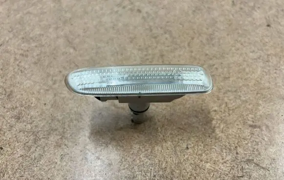 BMW 3 E46 Front fender indicator light 63132228591 2228591 048412