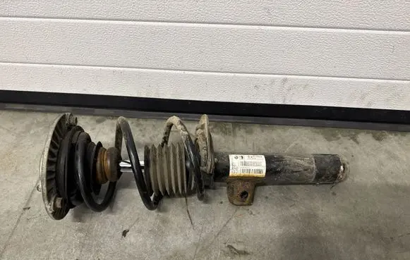 BMW 4 F32 F33 Front shock absorber/damper 6856631
