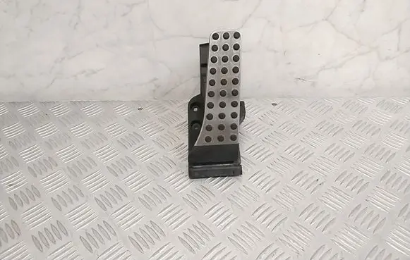 Mercedes-Benz EQE x294 Accelerator throttle pedal A2233000500