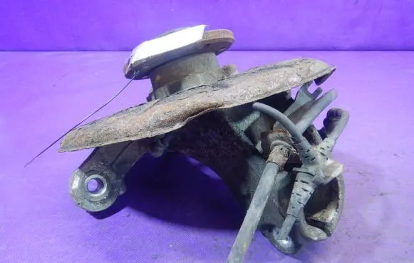 Volkswagen PASSAT B6 Front wheel hub spindle knuckle