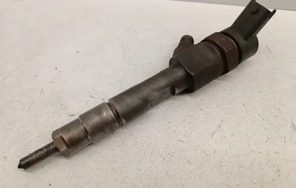 Mitsubishi Space Star Fuel injector 0445110021 7700111014