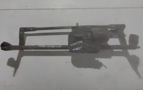 Skoda Octavia Mk2 (1Z) Wiper motor 1Z1955119A