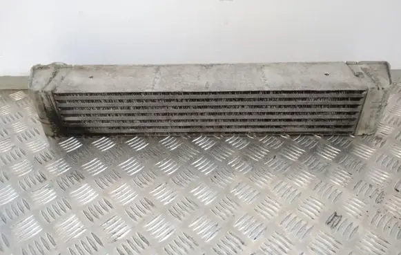 BMW 5 E60 E61 Intercooler radiator 779582301 1751779582301 F6438000
