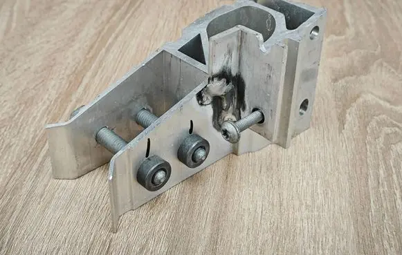 BMW 4 G22 G23 G24 G26 Radiator mount bracket 7422234