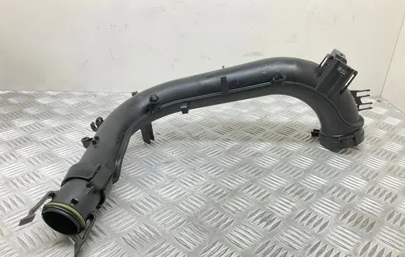 Audi A4 S4 B9 Intercooler hose/pipe 04E145673J 04C906051