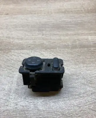 Ford Focus Wing mirror switch 