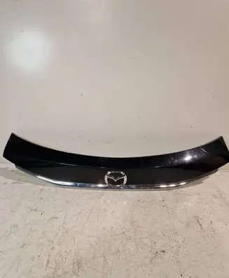 Tailgate trim