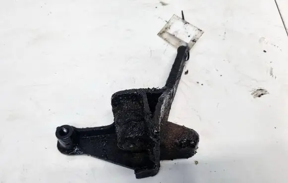 Citroen C4 I Engine mounting bracket 
