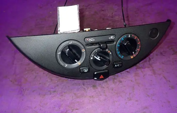 Nissan Note (E11) Interior fan control switch N103009C