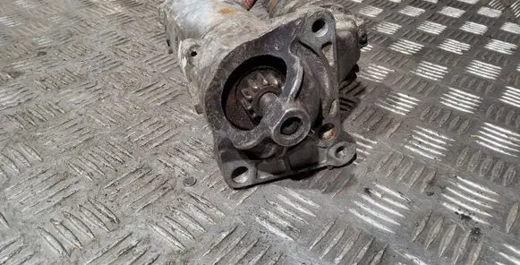 Renault Megane II Starter motor D7R49