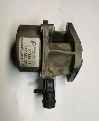 Renault Megane II Vacuum pump 8200175167 72238914