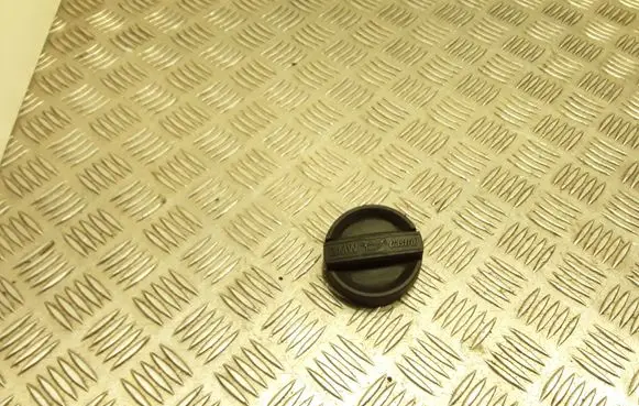 BMW X3 E83 Oil filler cap 8507153