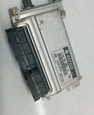 Hyundai Coupe Engine control unit/module 3910626740 9030930198F GKE2163