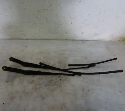 Skoda Fabia Mk3 (NJ) Front wiper blade arm 6V1955409A