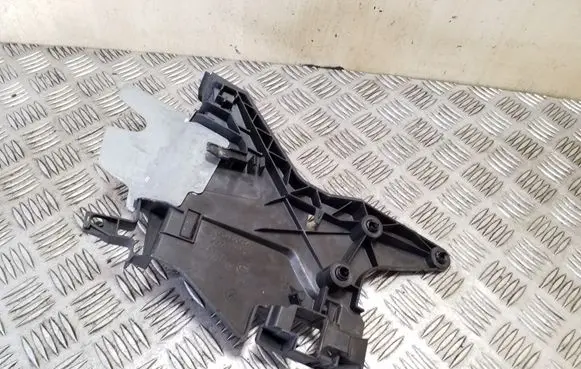 Volvo XC70 Rear door windshield rail 08663908