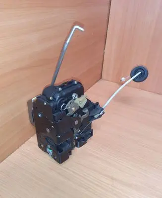 Audi A4 S4 B6 8E 8H Front door lock 4B1837015G