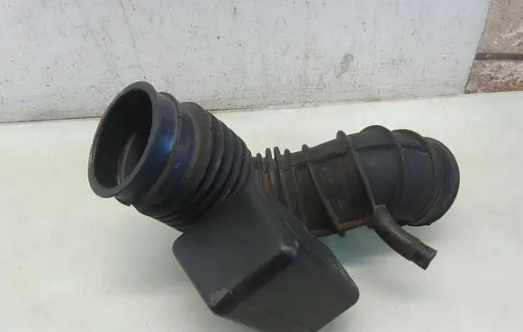 Air intake hose/pipe