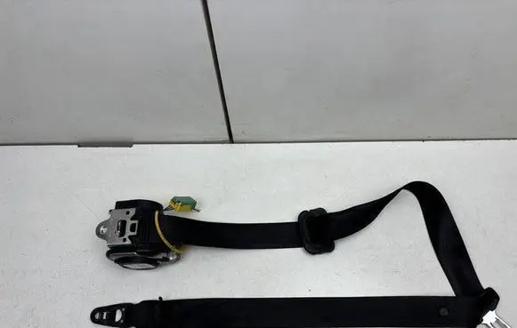 Volkswagen Touareg I Front seatbelt 7L0857705E