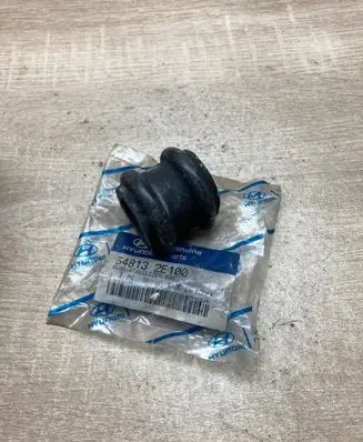 Hyundai Santa Fe Front anti-roll bar/stabilizer link 548132E100