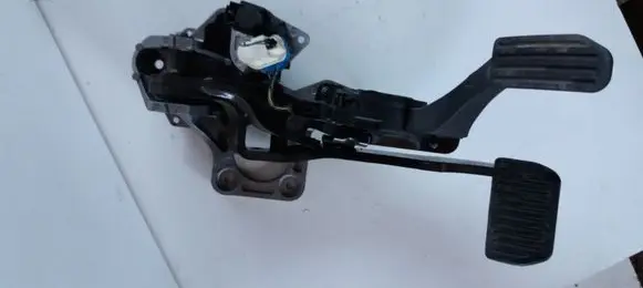 Volvo S80 Pedal assembly 31302283 282213B 6G929F836DD