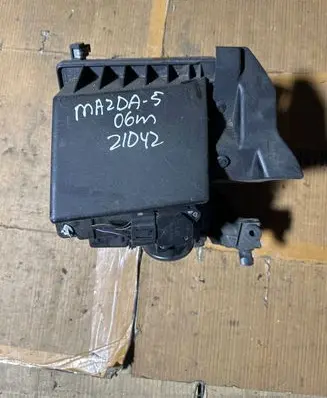 Mazda 5 Air filter box BRF7N