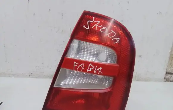 Skoda Fabia Mk1 (6Y) Rear/tail lights
